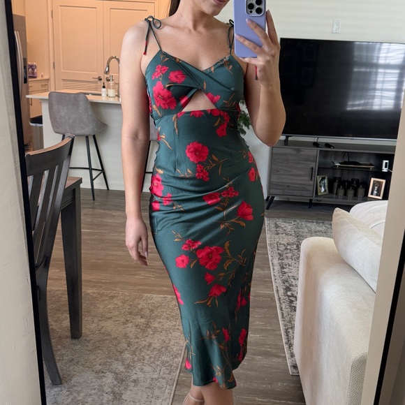 Hello Molly Green Floral Dress - Picture 6 of 16